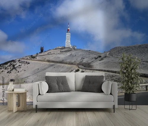 Delikatne odcienie nieba nad Mont Ventoux