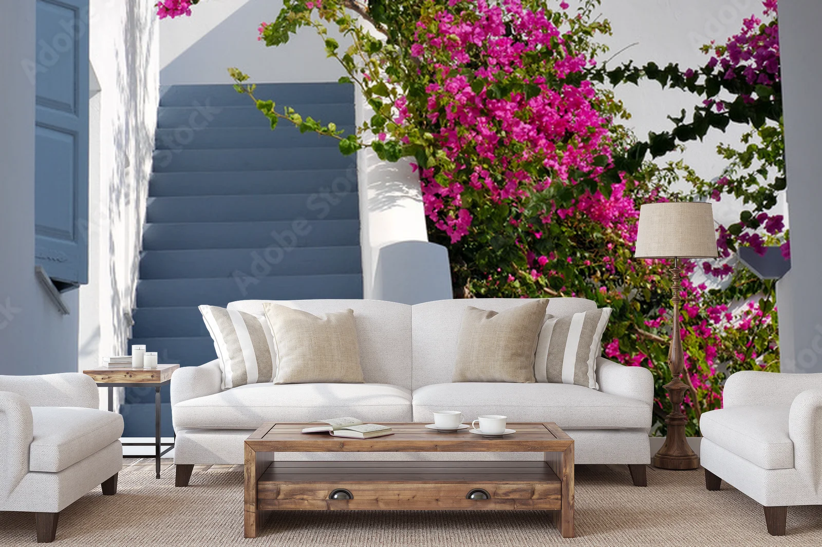 Urokliwe schody z bougainvilleą w Grecji