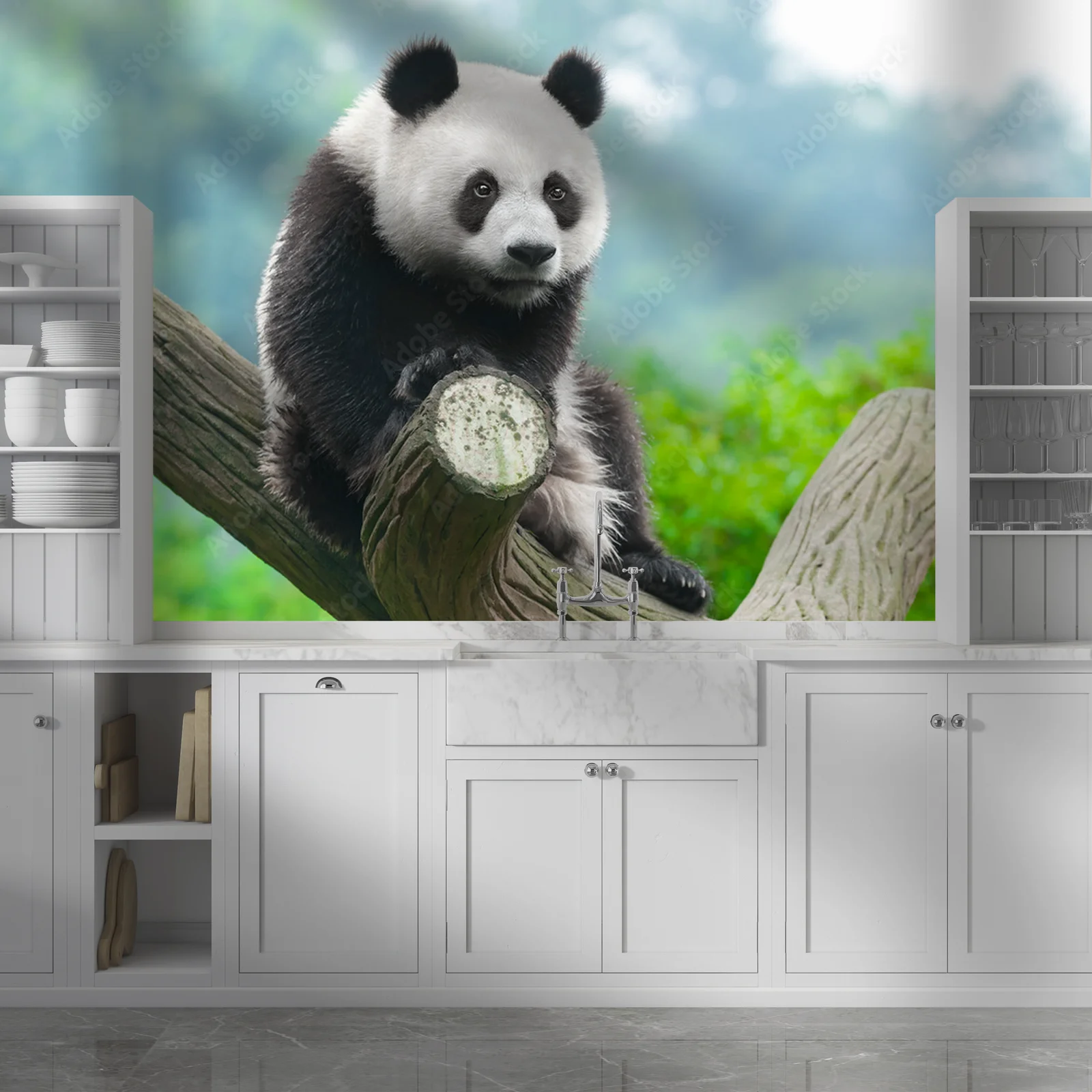 Urocza panda na wroczywych gałęziach drzew