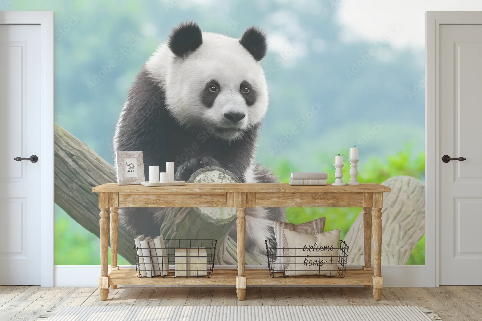 Urocza panda na wroczywych gałęziach drzew