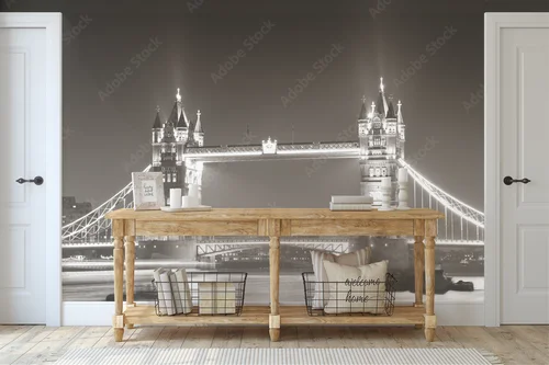 Wieczorny urok Tower Bridge w czerni i bieli
