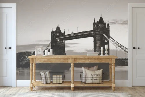 Ikoniczny Tower Bridge w nostalgicznych odcieniach