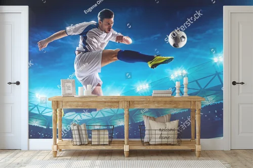 Mistrzowski rzut piłki w nocnym blasku stadionu