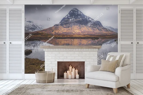 Moody w Highlands: Refleksje na Lochan Na Fola