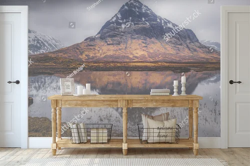 Moody w Highlands: Refleksje na Lochan Na Fola