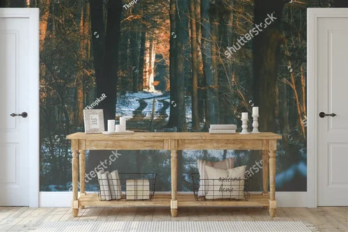 Zimowa magia leśnej drogi w malowniczej scenerii