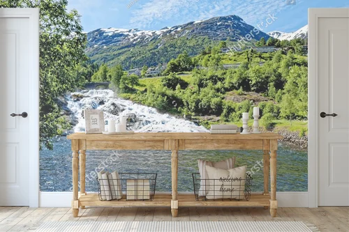 Oczarowujący wodospad Hellesyltfossen w Norwegii