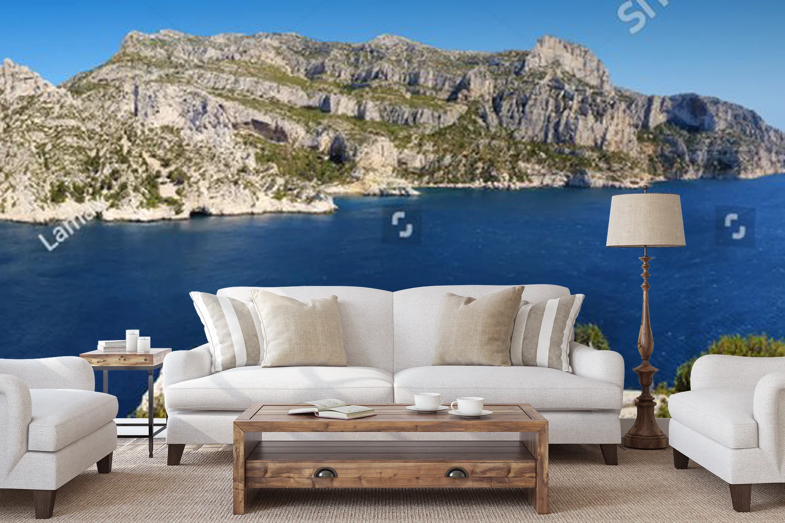 Malownicze calanques Morgiou nad lazurowym morzem
