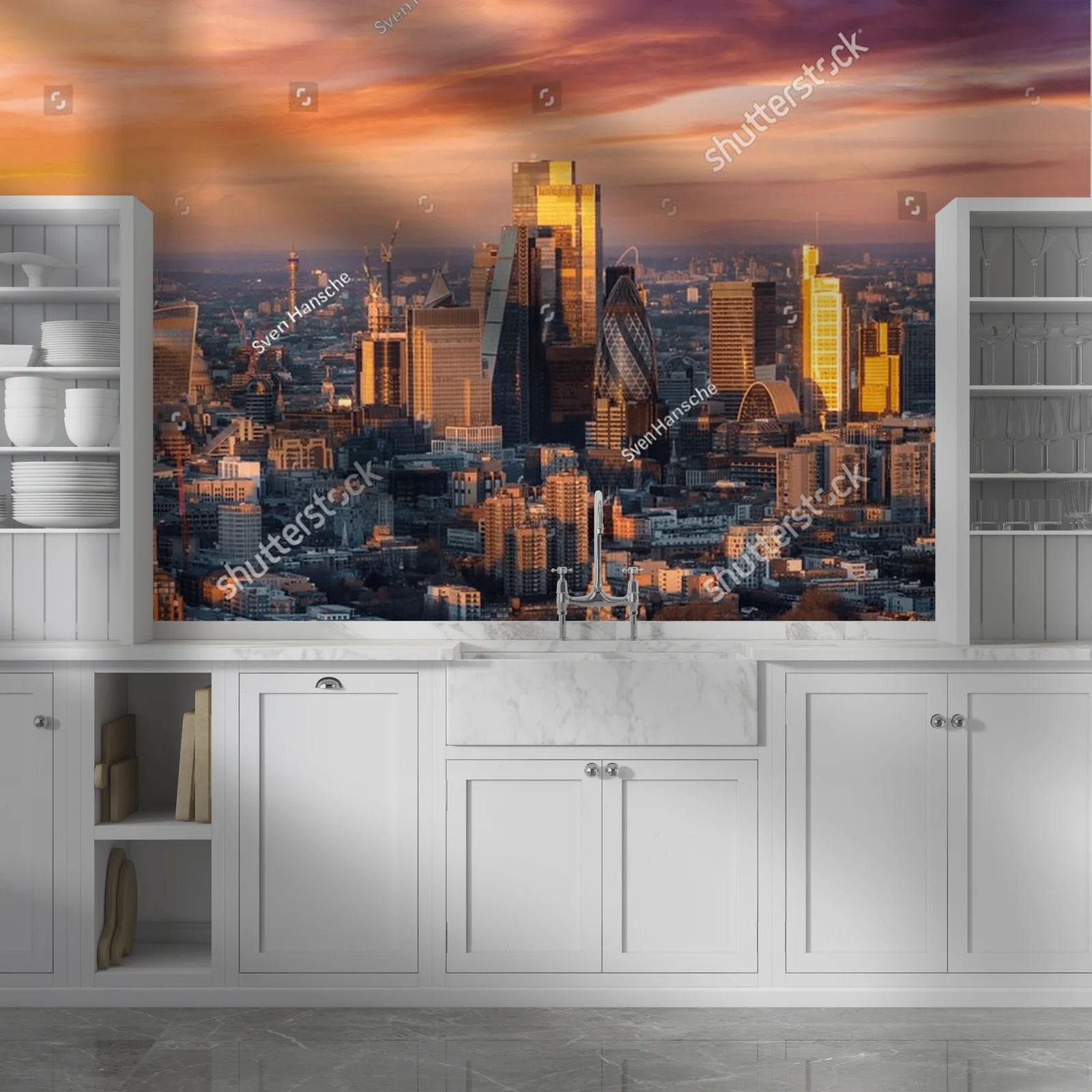 Panoramiczny widok londyńskiego skyline o wschodzie słońca