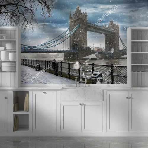 Zimowy urok Tower Bridge w Londynie