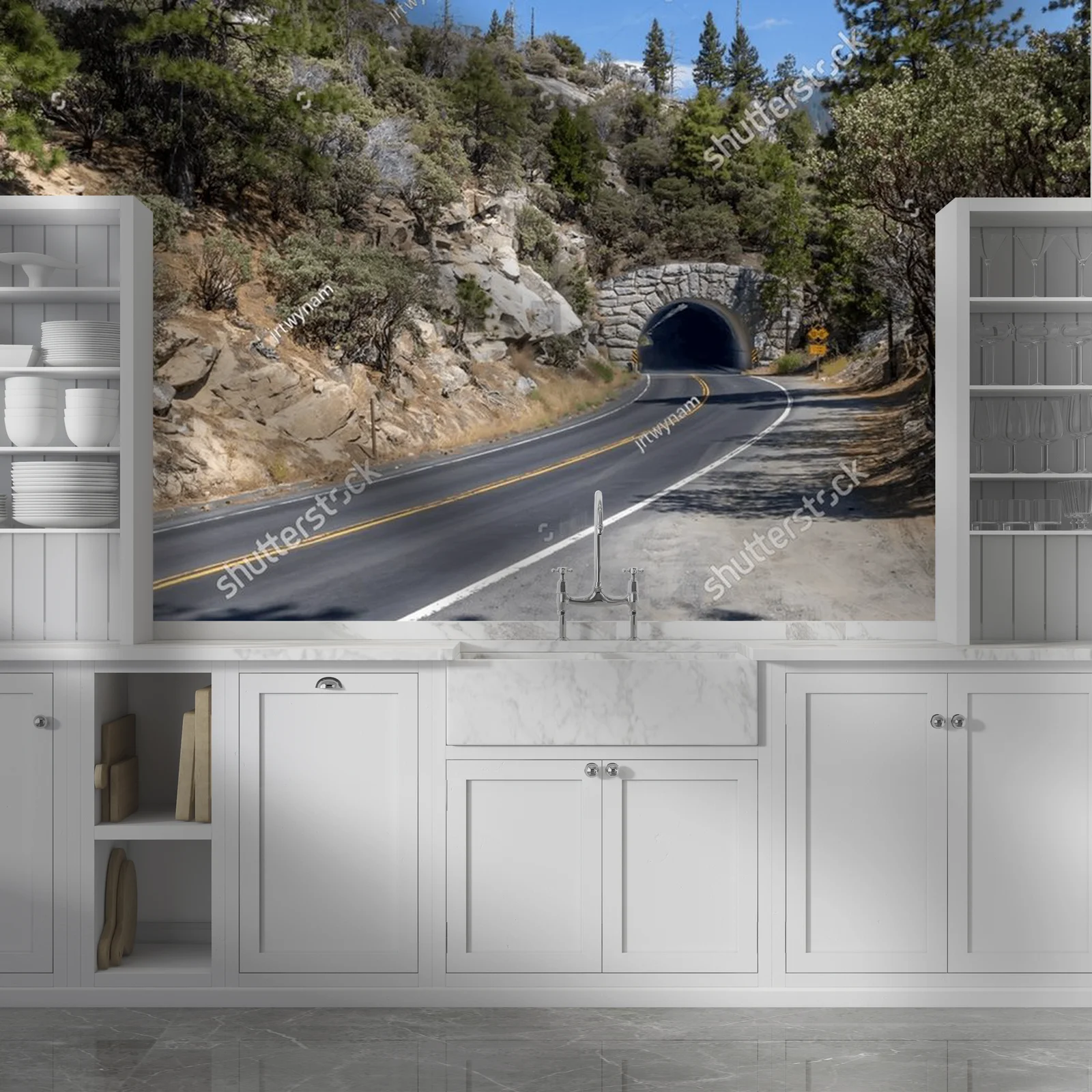 Urokliwe drogi górskie Yosemite w błękitnych tonach