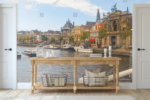Urokliwe miasteczko Haarlem nad rzeką Spaarne