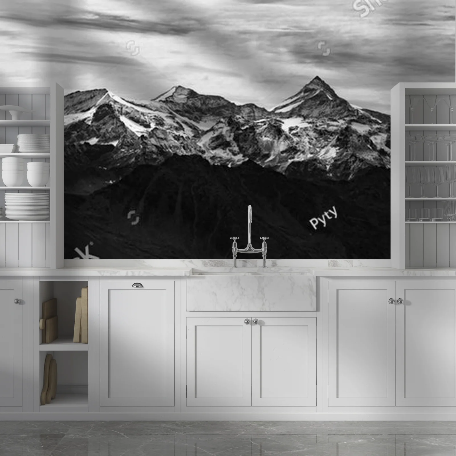 Majestatyczna panorama alpejska w monochromatycznej tonacji