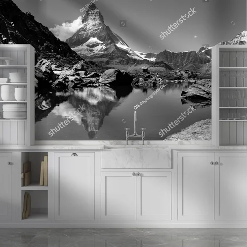 Ikoniczny Matterhorn w magicznej aurze