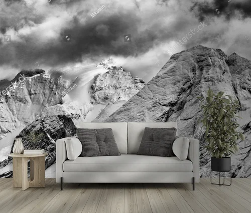 Alpejskie krajobrazy Dolomitów z magiczną aurą