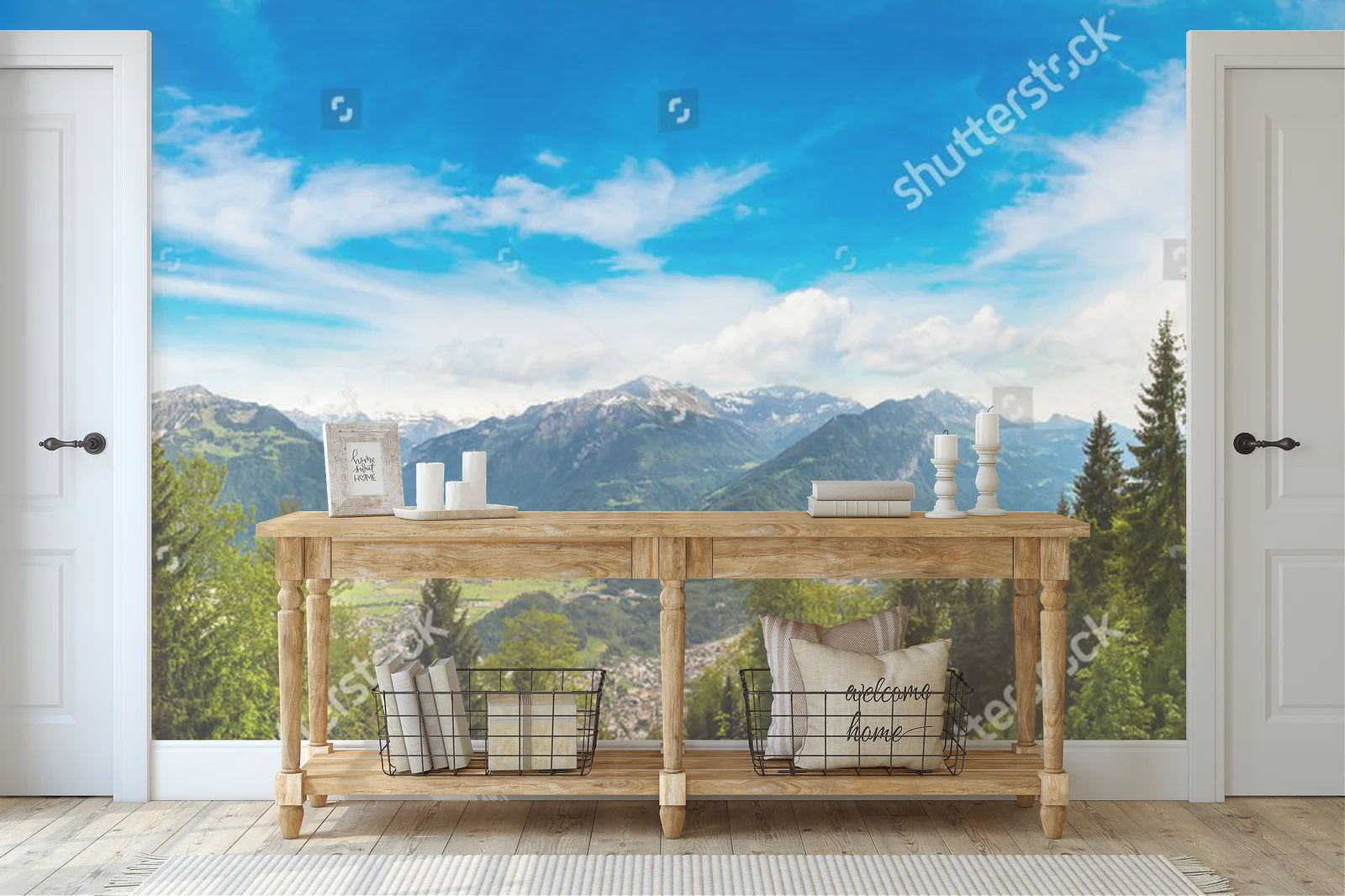 Panoramiczny widok na Interlaken w letnim słońcu