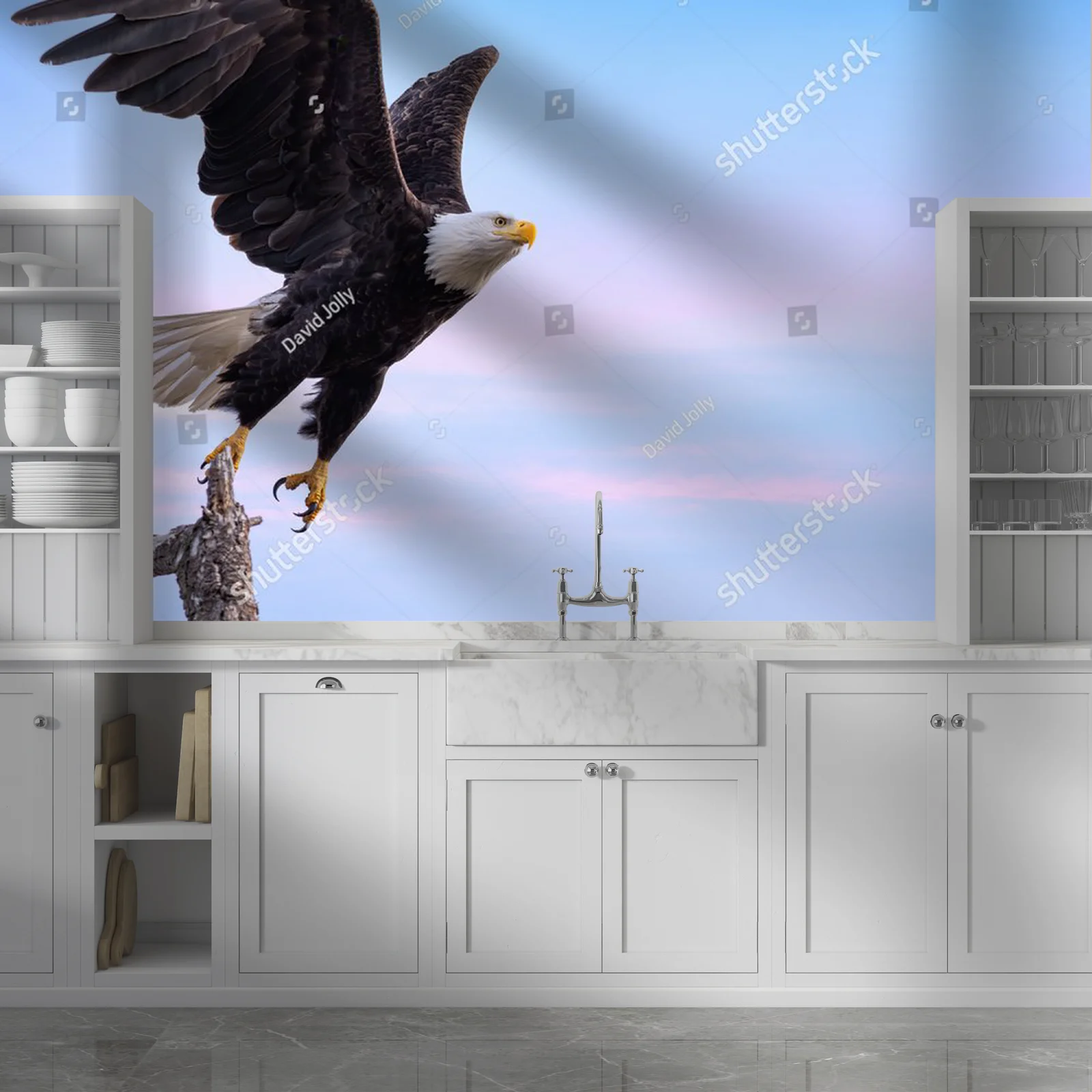 Bald Eagle w majestatycznym locie na niebieskim tle