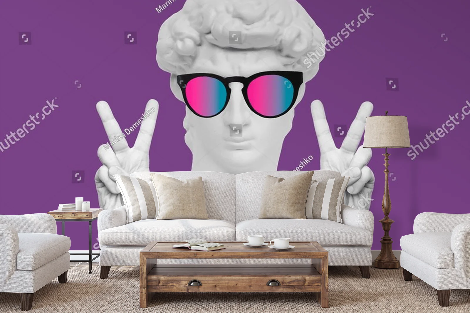 Stylowy David w kolorowych okularach na fiołkowym tle
