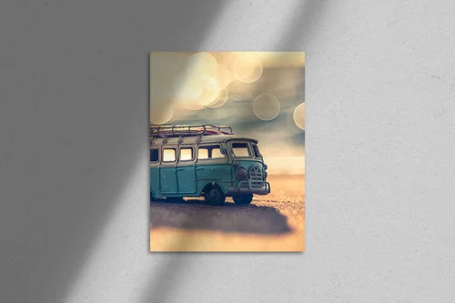 Wintage miniaturowy van w pastelowych odcieniach