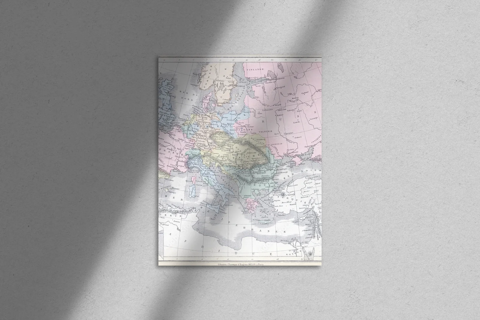 Zabytkowa mapa Europy w eleganckich odcieniach