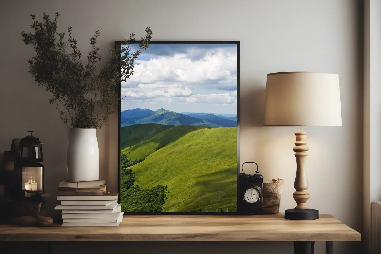 Zielone góry Bieszczady w stonowanych odcieniach