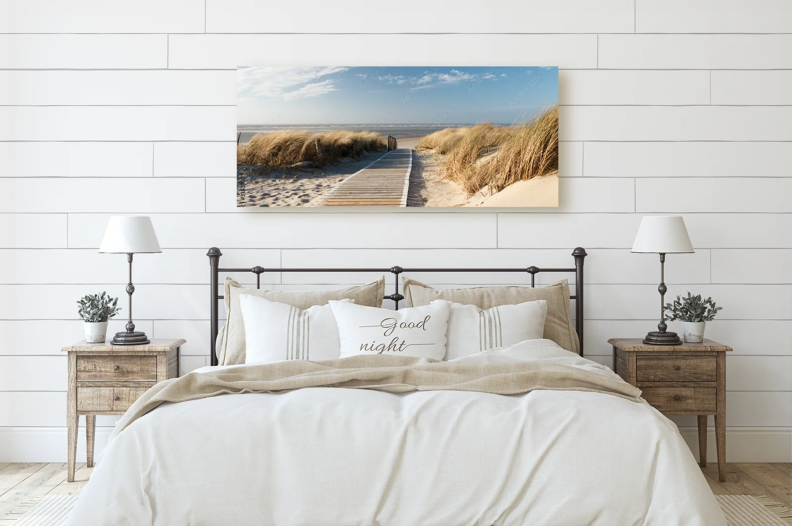 Spokojna plaża na wyspie Langeoog z pastelowymi akcentami