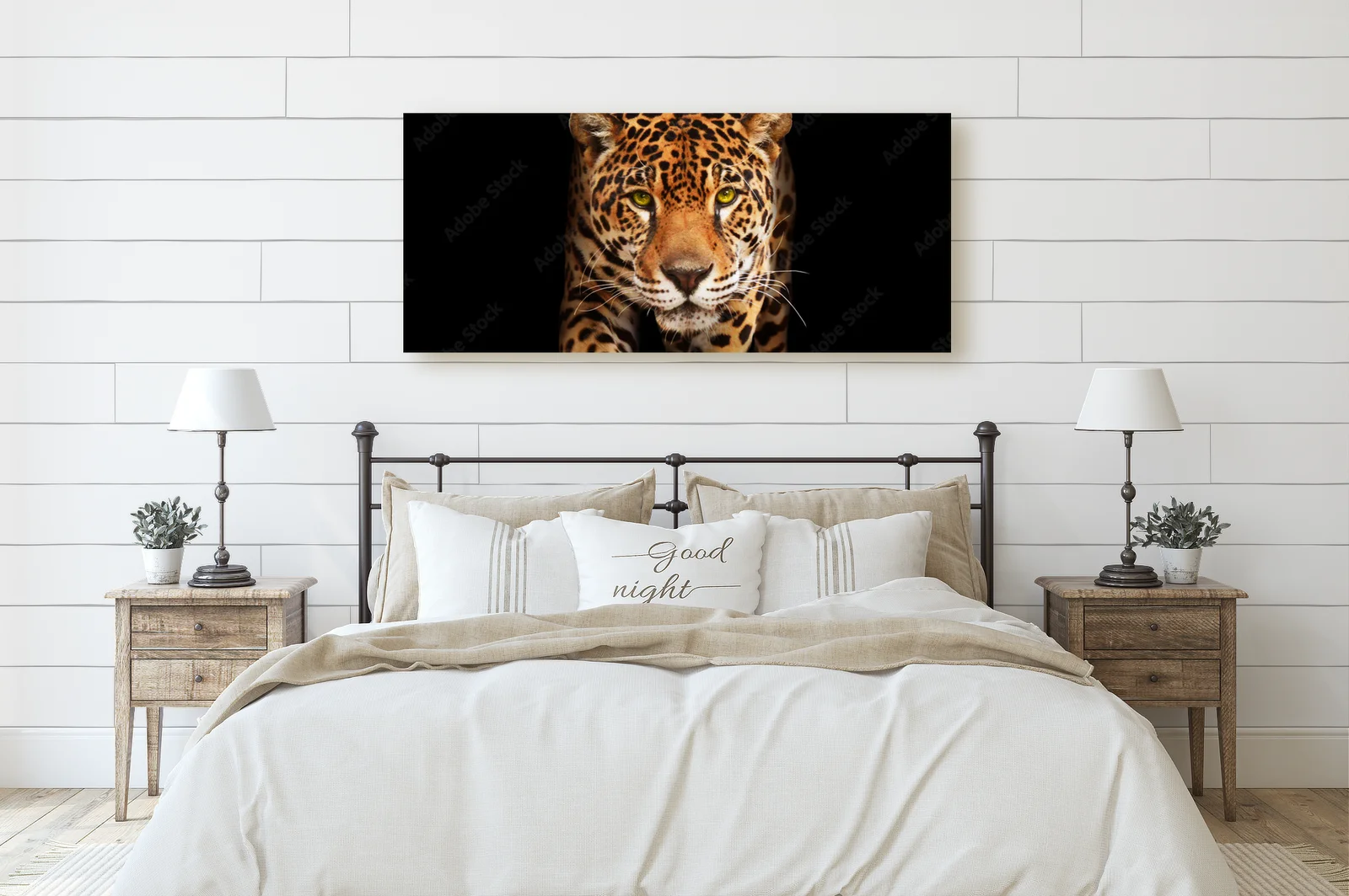 Elegancja czerni: majestatyczny jaguar w mroku