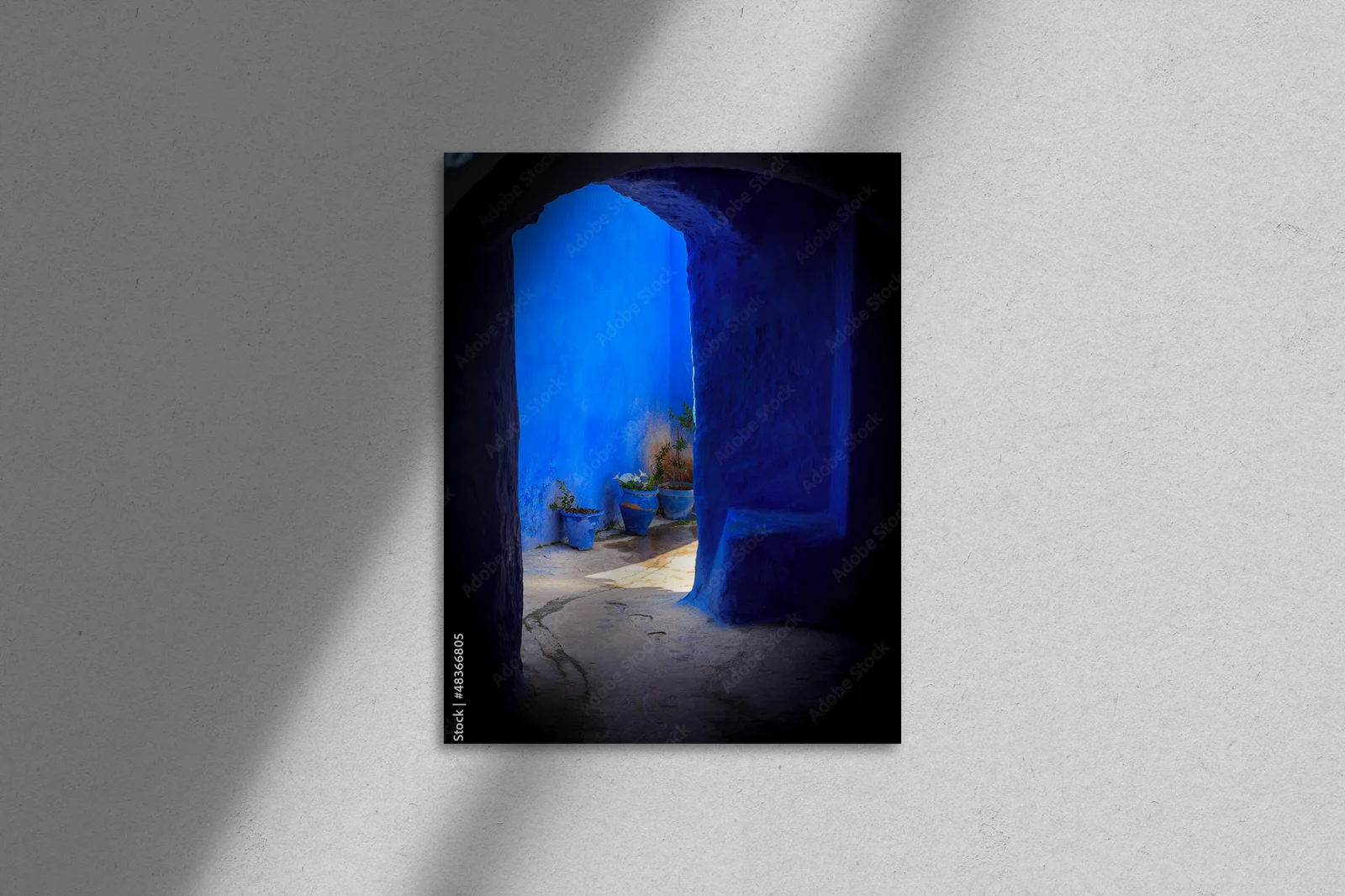 Czarujący wejście do niebieskiego miasta Chefchaouen