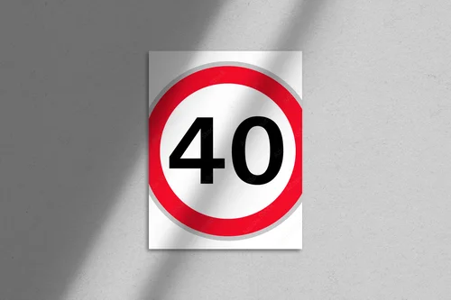 Znak drogowy 40 km/h w barwach bezpieczeństwa