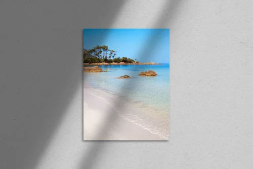 Aksamitne plaże Korsyki w pastelowych odcieniach