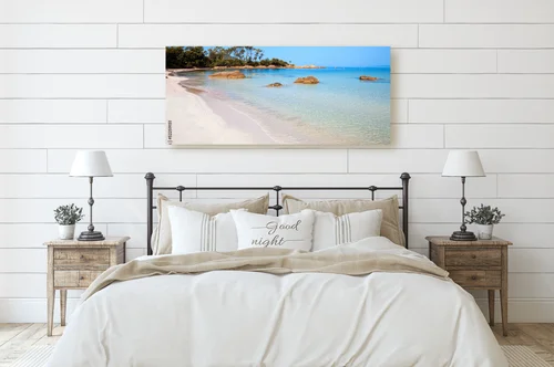 Aksamitne plaże Korsyki w pastelowych odcieniach