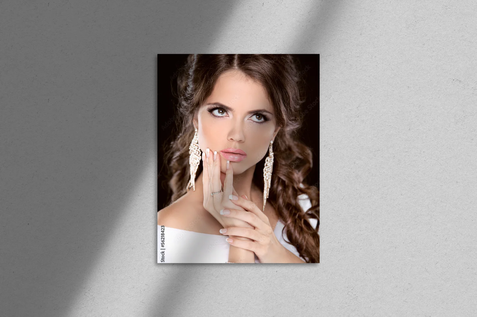 Blask piękna: Brązowowłosa modelka w glamour