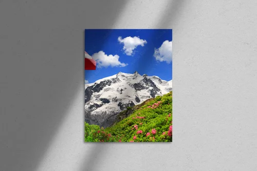 Zimowy krajobraz Monte Rosa z flagą Szwajcarii