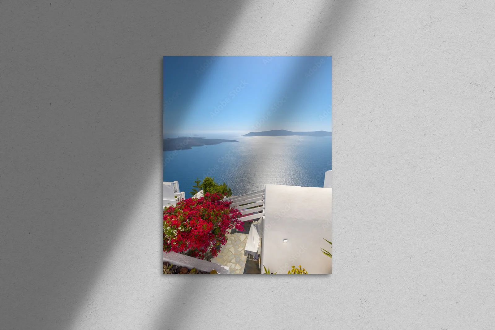 Panoramiczny widok Santorini z morskimi akcentami
