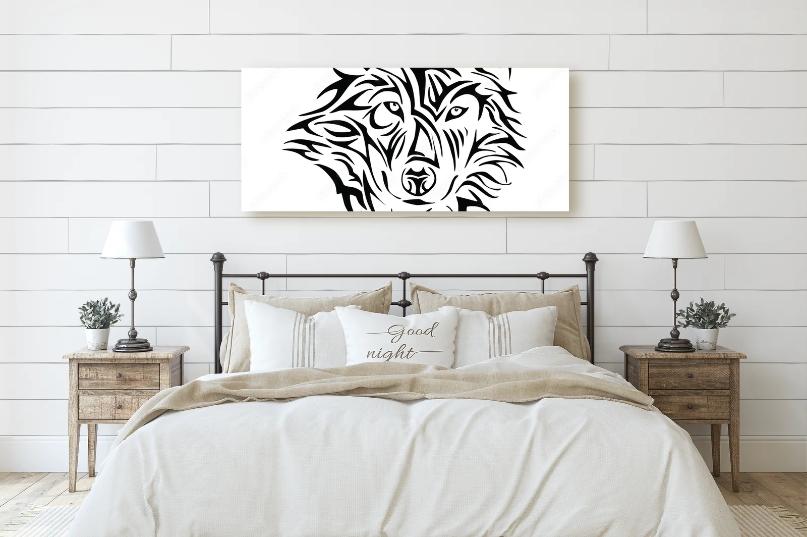Fierce Wolf Emblem in Striking Black and White