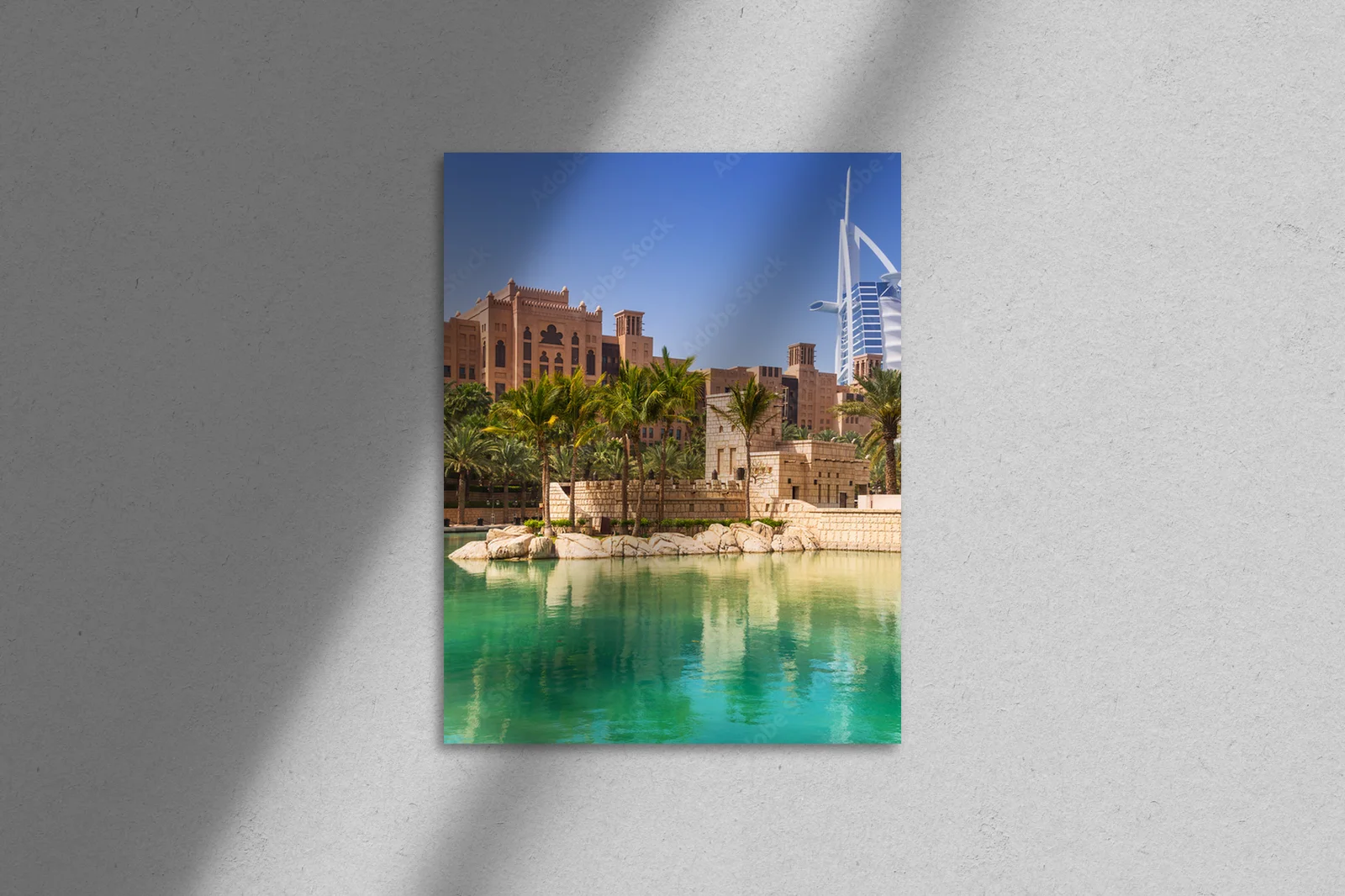 Uroknowana architektura tropikalnego kurortu w Dubaju