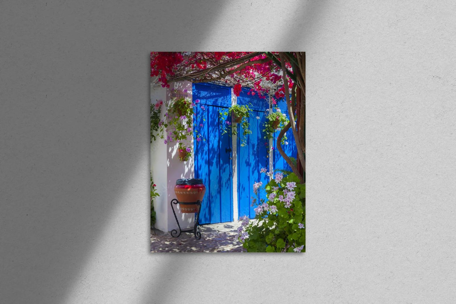 Czarujące patio w pastelowych odcieniach Andaluzji