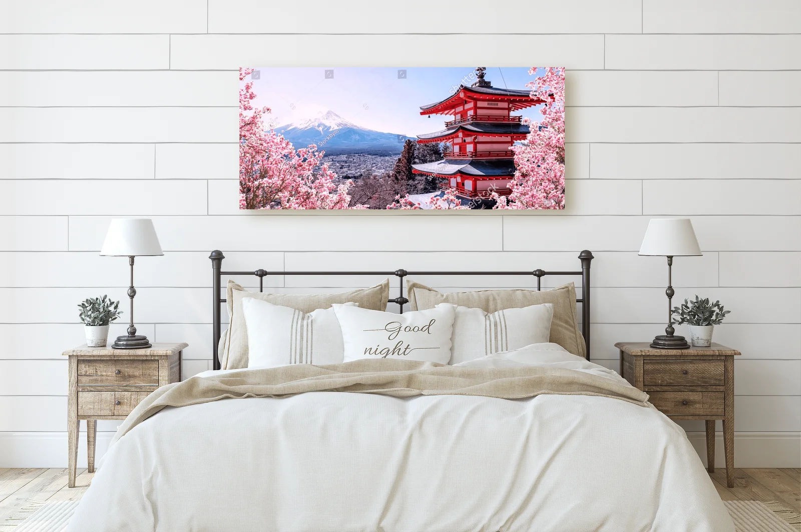 Urok Sakura nad Chureito z Fuji w tle
