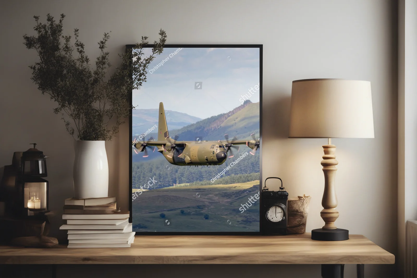 Zielony Lockheed C-130 Hercules nad malowniczym krajobrazem