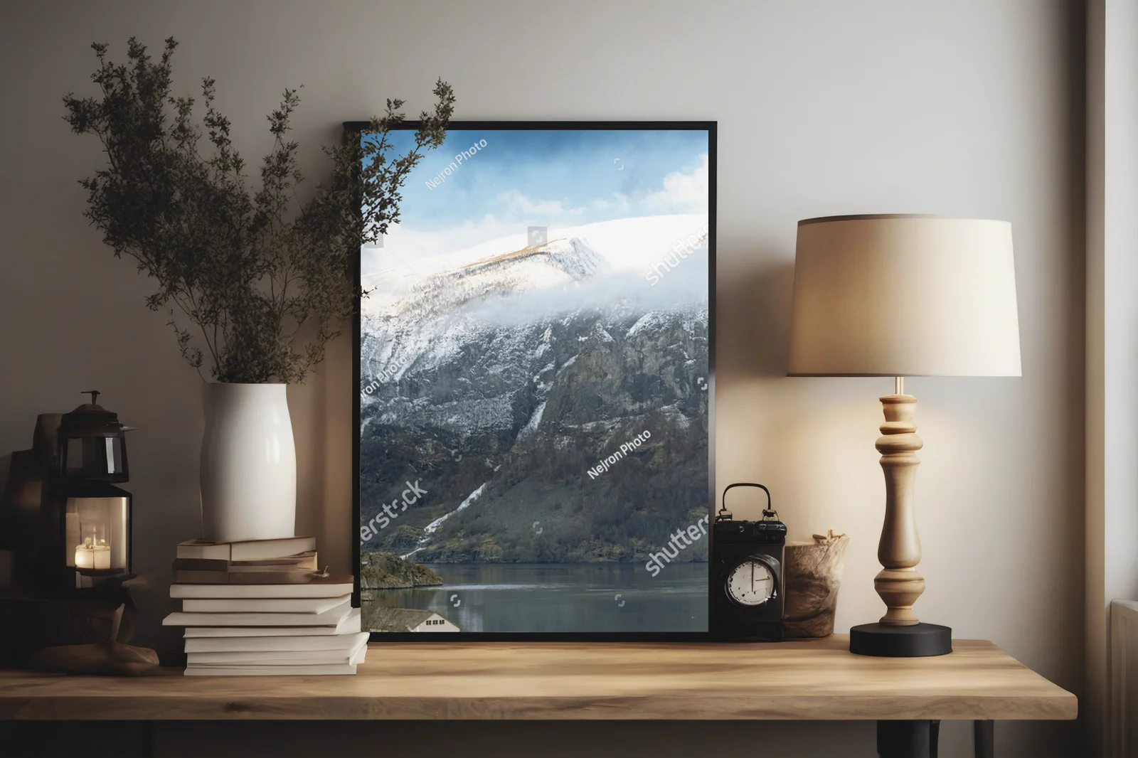 Majestatyczne góry nad fiordem Aurlandsfjord