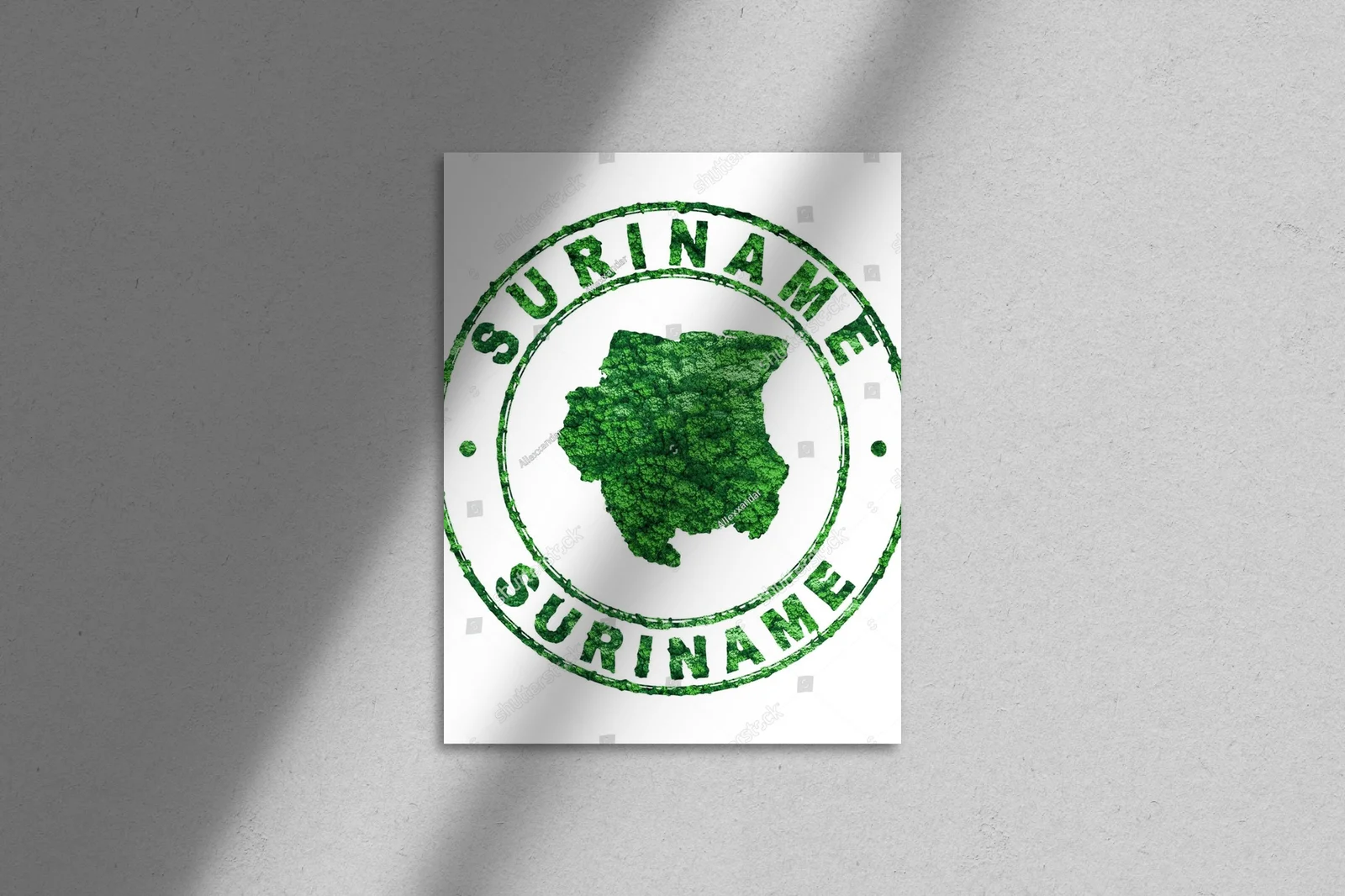 Srebrzysta mapa Surinamu w nowoczesnym stylu