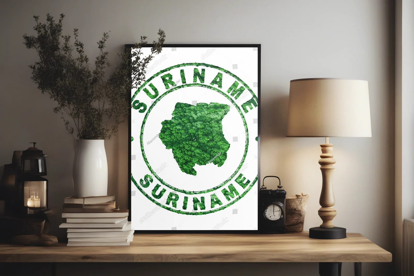 Srebrzysta mapa Surinamu w nowoczesnym stylu
