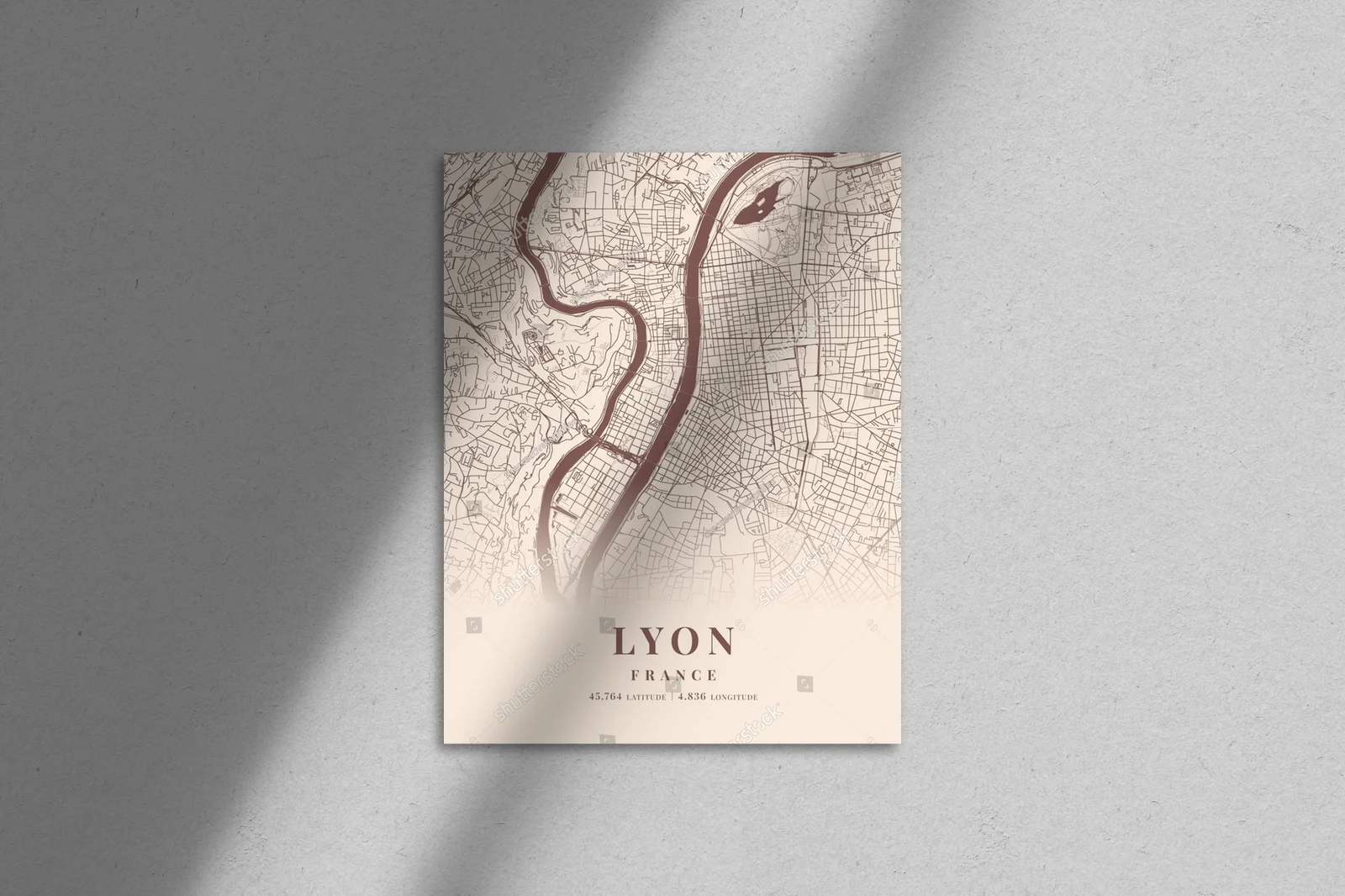 Lyon w kremowych odcieniach - miejska poezja na ścianie