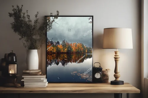 Złota jesień nad lustrzanym jeziorem