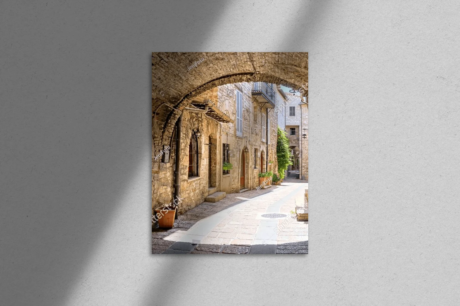 Urokliwe arki średniowiecznego Assisi