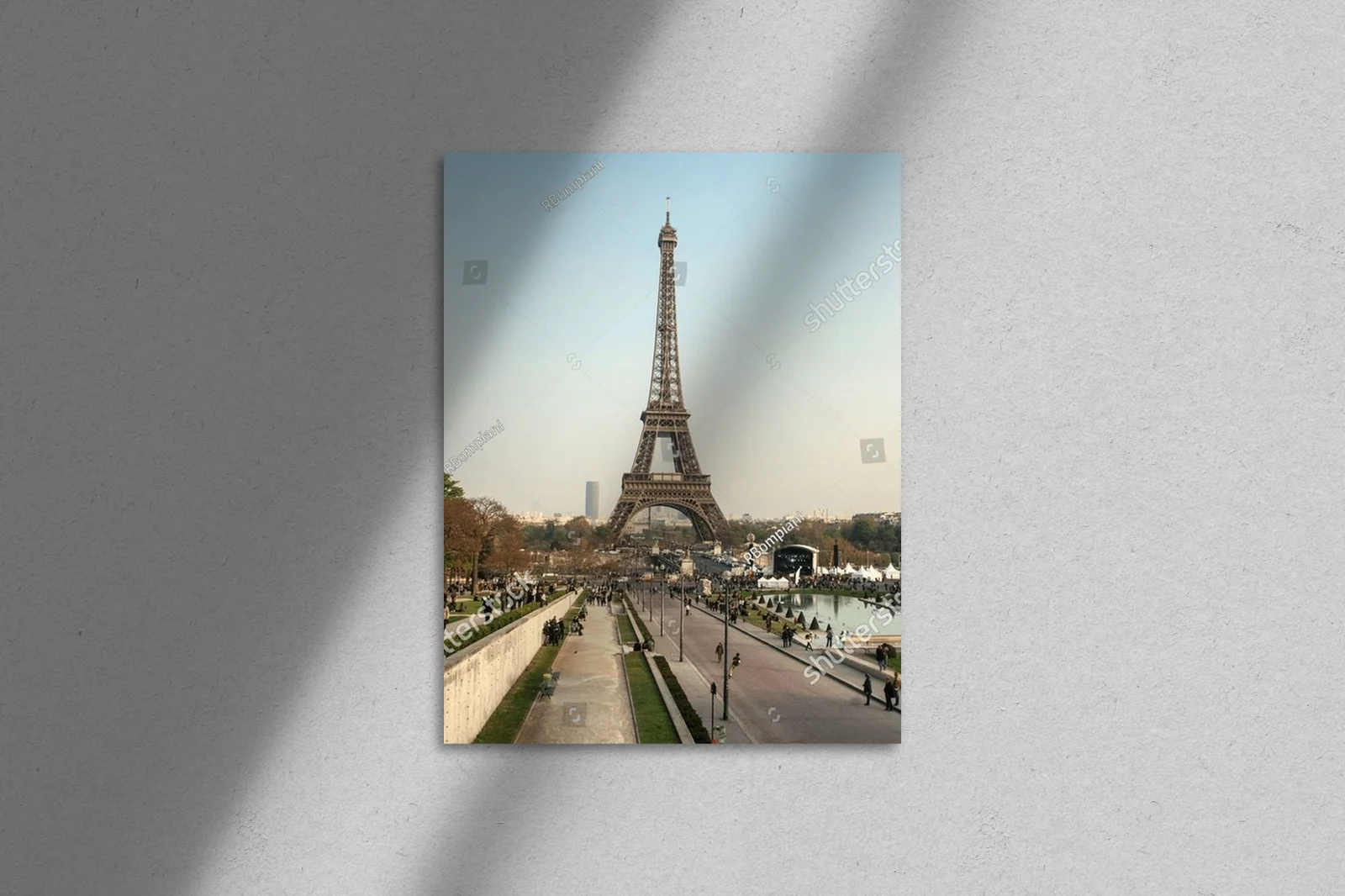 Eiffel Tower: Romantyzm Paris 2024