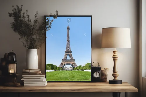 Letnia panorama Wieży Eiffla i Champs de Mars