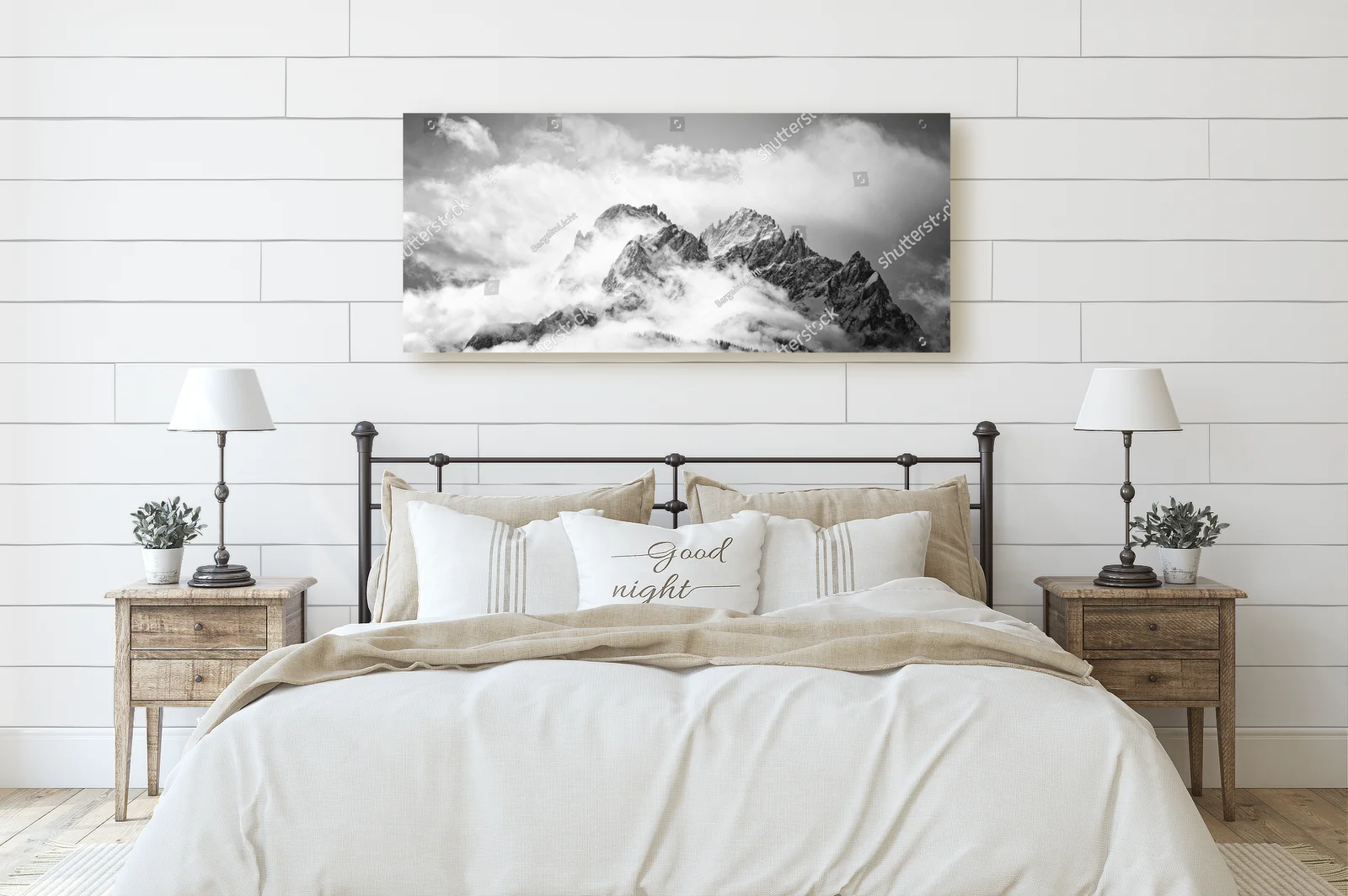 Zimowy pejzaż Dolomitów w monochromatycznej tonacji