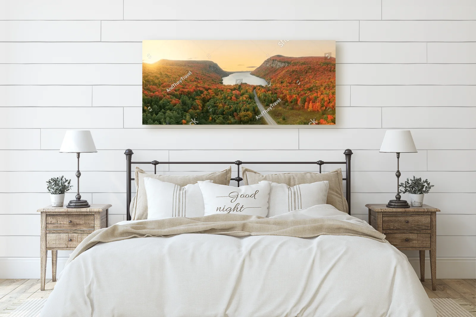 Panoramiczny widok jeziora Willoughby o poranku