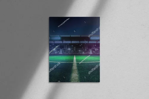 Opustoszały stadion w głębokich barwach sportu